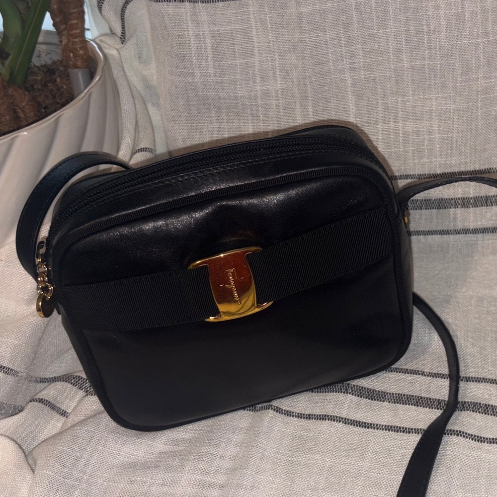 Salvatore Ferragamo  leather bag black with Vara ribbon accent and gold hardware